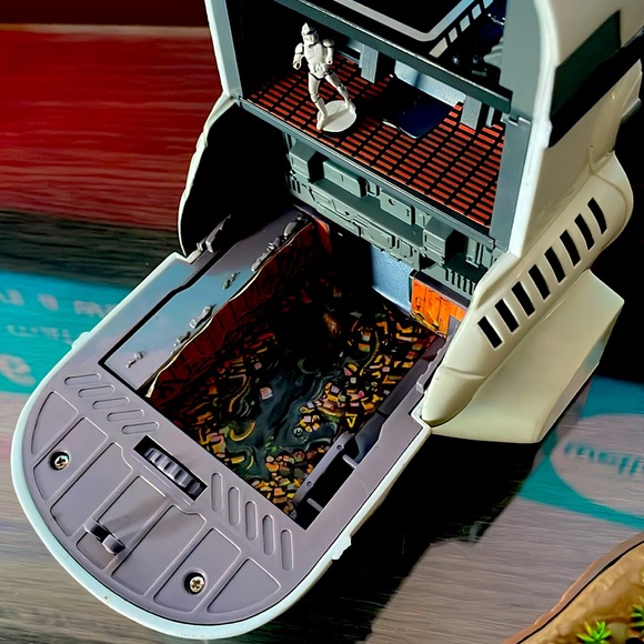 Micro Machines Storm Trooper Playset - Picture 3 of 9